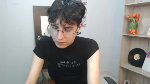 Snapshot of jeam_hot chatting on December 22, 9:09 pm jeam_hot online show from December 22, 9:09 pm