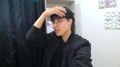 Snapshot of jeam_hot chatting on December 21, 9:47 pm jeam_hot online show from December 21, 9:47 pm