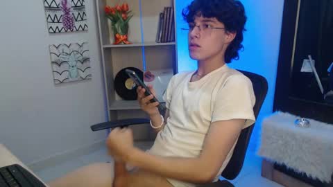 Snapshot of jeam_hot chatting on January 21, 10:30 pm jeam_hot online show from January 21, 10:30 pm