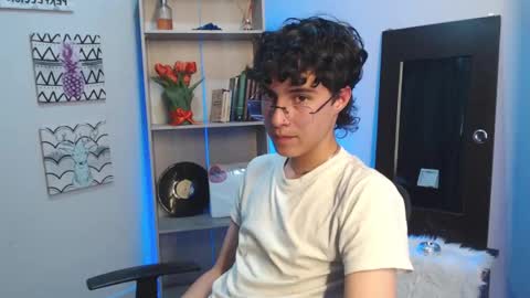 Snapshot of jeam_hot chatting on January 9, 11:13 pm jeam_hot online show from January 9, 11:13 pm