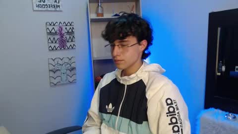 Snapshot of jeam_hot chatting on January 18, 9:34 pm jeam_hot online show from January 18, 9:34 pm
