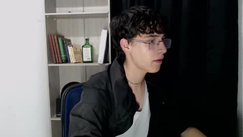 Snapshot of jeam_hot chatting on December 19, 9:49 pm jeam_hot online show from December 19, 9:49 pm