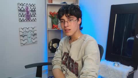 Snapshot of jeam_hot chatting on January 7, 9:14 pm jeam_hot online show from January 7, 9:14 pm