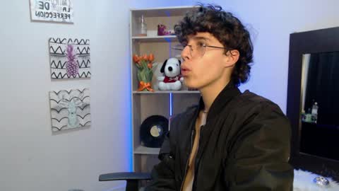 Snapshot of jeam_hot chatting on January 26, 8:56 pm jeam_hot online show from January 26, 8:56 pm