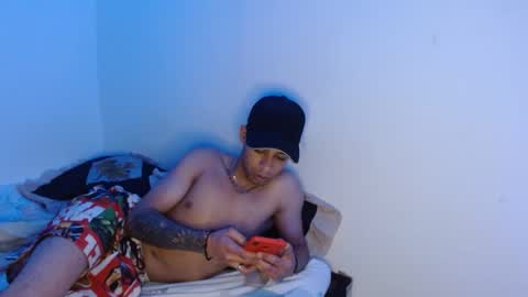 Snapshot of jeampier_sexy chatting on December 16, 2:25 am jeampier_sexy online show from December 16, 2:25 am