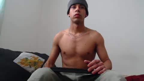 Snapshot of jeampier_sexy chatting on March 11, 8:31 pm jeampier_sexy online show from March 11, 8:31 pm