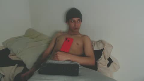 Snapshot of jeampier_sexy chatting on January 11, 2:41 am jeampier_sexy online show from January 11, 2:41 am
