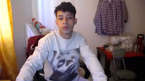 Snapshot of jeampier_sexy chatting on January 1, 2:42 pm jeampier_sexy online show from January 1, 2:42 pm