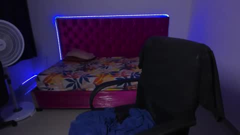 jean_burns online show from February 19, 9:33 pm