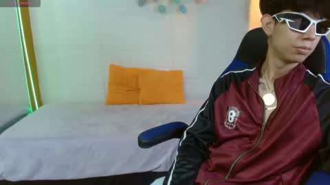 Snapshot of jeander186 chatting on October 18, 1:05 pm jeander186 online show from October 18, 1:05 pm