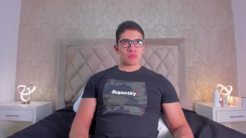 Snapshot of jeffdaltton chatting on December 19, 12:23 pm Jeff online show from December 19, 12:23 pm