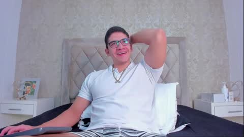Snapshot of jeffdaltton chatting on December 21, 2:47 pm Jeff online show from December 21, 2:47 pm