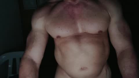 Snapshot of jefmuscletw chatting on February 15, 4:14 am brayam online show from February 15, 4:14 am