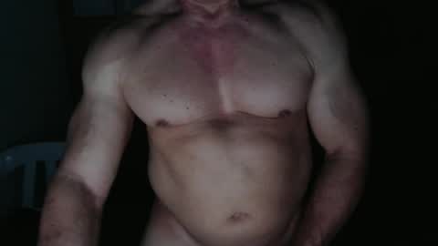 Snapshot of jefmuscletw chatting on December 13, 3:27 am brayam online show from December 13, 3:27 am