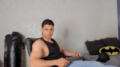 Snapshot of jeicob_gagnon chatting on December 18, 8:36 pm jeicob gagnon online show from December 18, 8:36 pm