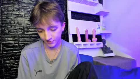 Snapshot of jeremy_salvatore_ chatting on February 20, 6:17 am jero independent model online show from February 20, 6:17 am