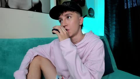 Snapshot of jeremy_salvatore_ chatting on December 4, 9:57 pm jero independent model online show from December 4, 9:57 pm