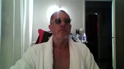 jerflor online show from October 29, 4:10 pm