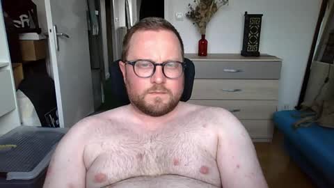 jeuneloup92 online show from April 28, 5:06 pm