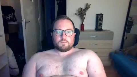 jeuneloup92 online show from November 12, 4:57 pm