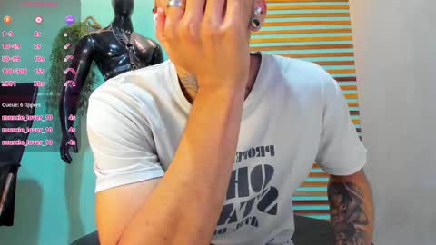 Snapshot of jharol_cardona chatting on March 7, 1:09 am Jharol online show from March 7, 1:09 am