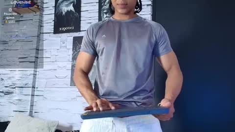 jhay_wheeler777 online show from April 23, 7:27 pm