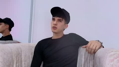 Jheampiero online show from April 25, 9:01 pm