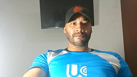 En moreno online show from December 14, 8:27 pm