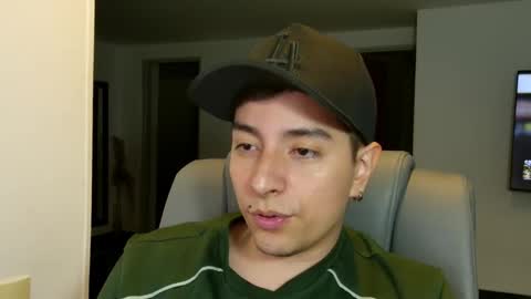 Snapshot of jhoan_saenz chatting on September 13, 3:29 am Jhoan Saenz online show from September 13, 3:29 am