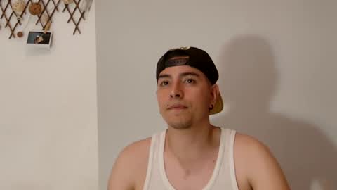 Snapshot of jhoan_saenz chatting on March 12, 2:52 am Jhoan Saenz online show from March 12, 2:52 am