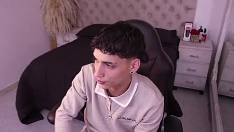 jhoanleandro online show from March 27, 5:11 am