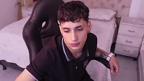 jhoanleandro online show from March 24, 6:18 am