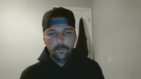 jholls online show from November 4, 9:05 pm