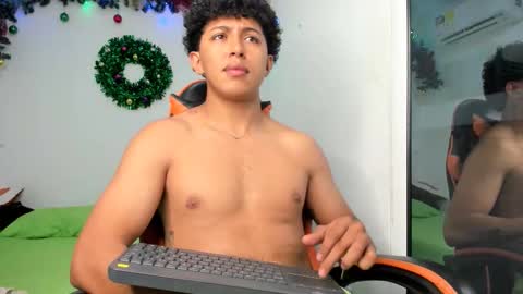 jhoner_browms online show from November 28, 11:56 am