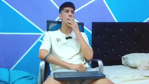 Snapshot of jhony_sex3 chatting on February 3, 11:26 pm jhony_sex3 online show from February 3, 11:26 pm