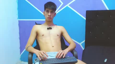 Snapshot of jhony_sex3 chatting on December 14, 6:35 am jhony_sex3 online show from December 14, 6:35 am