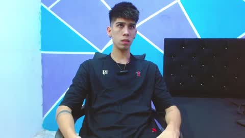 Snapshot of jhony_sex3 chatting on December 4, 3:15 am jhony_sex3 online show from December 4, 3:15 am