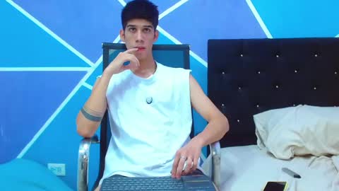 Snapshot of jhony_sex3 chatting on February 27, 8:17 am jhony_sex3 online show from February 27, 8:17 am