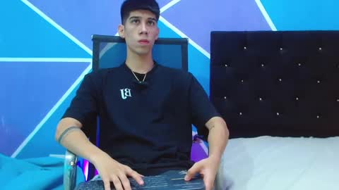 Snapshot of jhony_sex3 chatting on February 10, 6:42 am jhony_sex3 online show from February 10, 6:42 am
