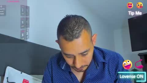 Snapshot of jhonyalzate chatting on February 10, 1:24 am Jhony Alzate online show from February 10, 1:24 am