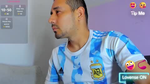 Snapshot of jhonyalzate chatting on January 12, 12:44 pm Jhony Alzate online show from January 12, 12:44 pm