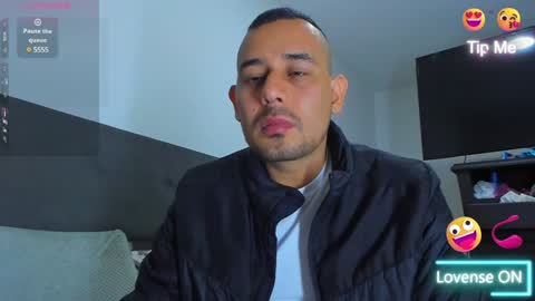 Snapshot of jhonyalzate chatting on February 3, 1:30 am Jhony Alzate online show from February 3, 1:30 am