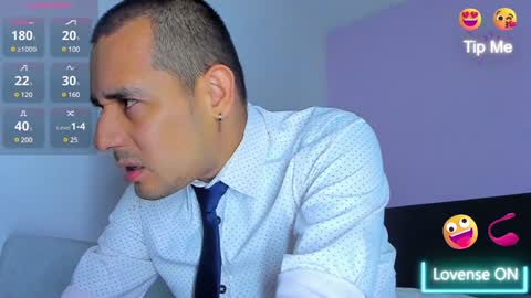 Snapshot of jhonyalzate chatting on January 6, 12:05 am Jhony Alzate online show from January 6, 12:05 am