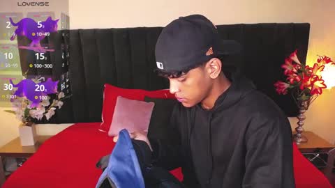 Snapshot of jhos_padill chatting on October 13, 1:39 pm jhos online show from October 13, 1:39 pm