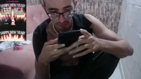 Snapshot of jhosuamoore2 chatting on October 5, 2:37 am jhosuamoore2 online show from October 5, 2:37 am