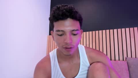 Jhoy online show from March 3, 8:16 pm