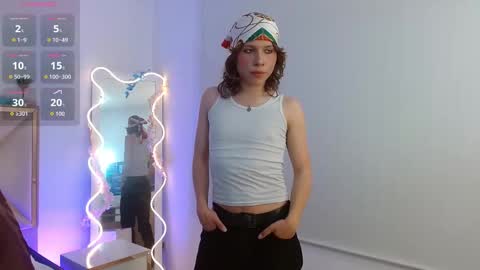 Snapshot of jim_tay chatting on October 15, 8:38 pm Hi Im Jim online show from October 15, 8:38 pm