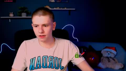 Snapshot of jimmie_hot chatting on February 21, 8:16 pm your dream online show from February 21, 8:16 pm