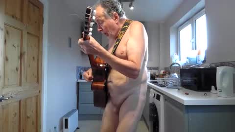 Snapshot of jimmybenido chatting on October 4, 4:45 pm Jim Redgewell online show from October 4, 4:45 pm