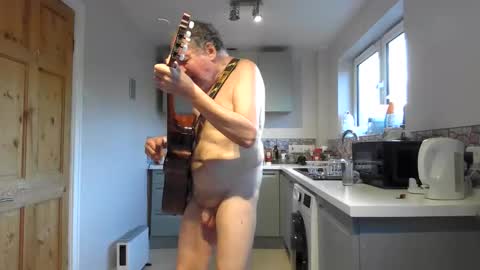 Snapshot of jimmybenido chatting on October 11, 4:44 pm Jim Redgewell online show from October 11, 4:44 pm